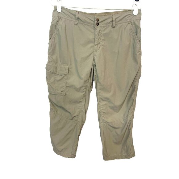 Columbia Women's Khaki‎ Cargo Capris with Button Adjustable Waist Size 8 - Picture 1 of 15